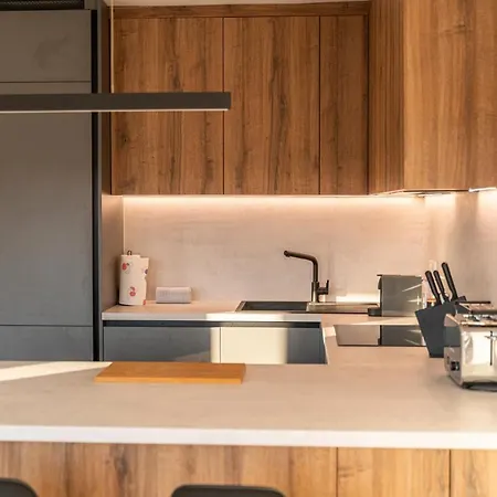 Namiko By Belmont Realty 아파트 *