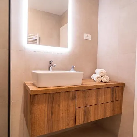 Namiko By Belmont Realty 자다르