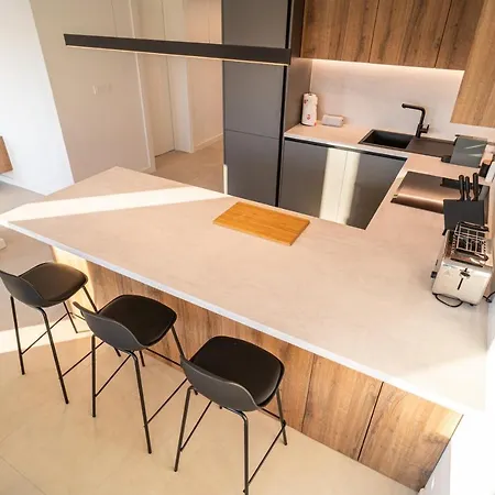 Namiko By Belmont Realty Apartmán *